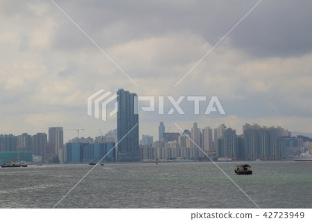 east of Victoria Harbour 42723949