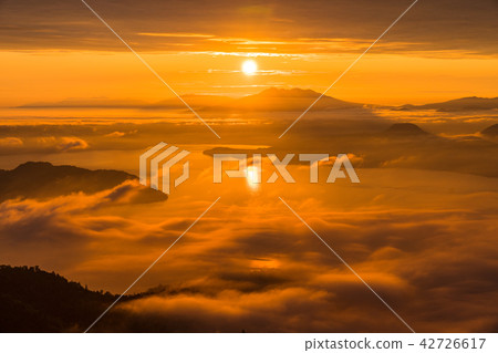 "Hokkaido" Kussharo Lake · Sunrise "From Tsubaso Pass" "Hokkaido" Kussharo Lake · Sunrise "From Tsubaso Pass" 42726617
