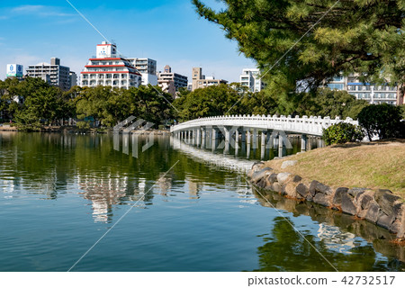 Ohori Park watch moon bridge Ohori Park watch moon bridge 42732517