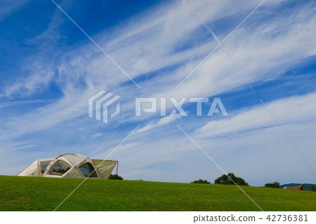 Blue sky and tent 42736381