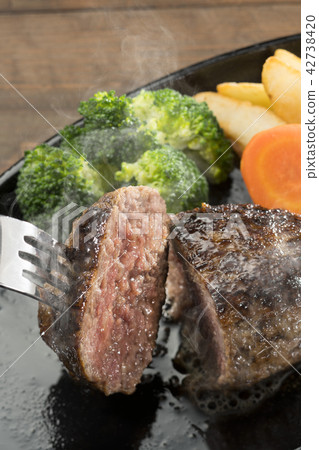 Hamburger steak  42738420