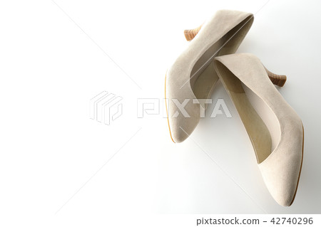 The Pumps 42740296
