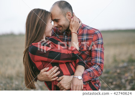 couple in a field 42740624