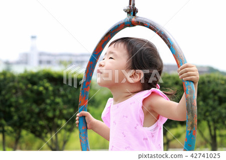 A positive girl 42741025