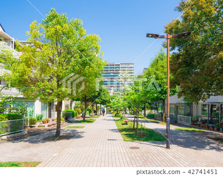 安靜的住宅區 安靜的住宅區 42741451