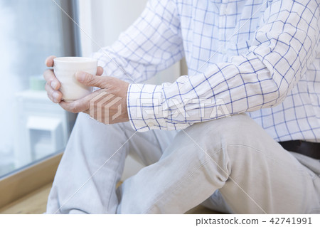 Elderly image Retirement dementia depression body parts parts cut face None 42741991