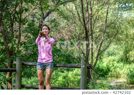 Exercise-enriched women 42742102