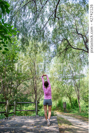Exercise-enriched women Exercise-enriched women 42742126