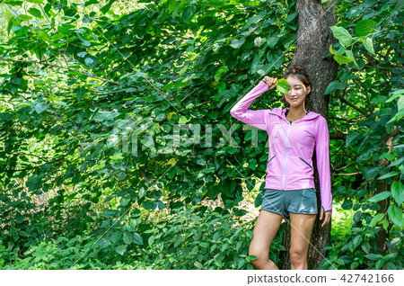 Exercise-enriched women Exercise-enriched women 42742166