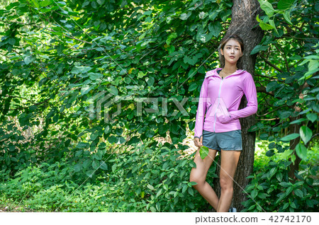 Exercise-enriched women Exercise-enriched women 42742170