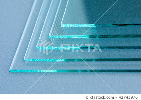 Sheets of Factory manufacturing tempered clear float glass panels cut to size 42743970