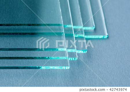 Sheets of Factory manufacturing tempered clear float glass panels cut to size 42743974
