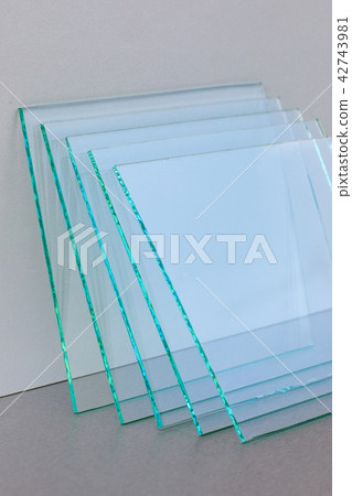 Sheets of Factory manufacturing tempered clear float glass panels cut to size Sheets of Factory manufacturing tempered clear float glass panels cut to size 42743981