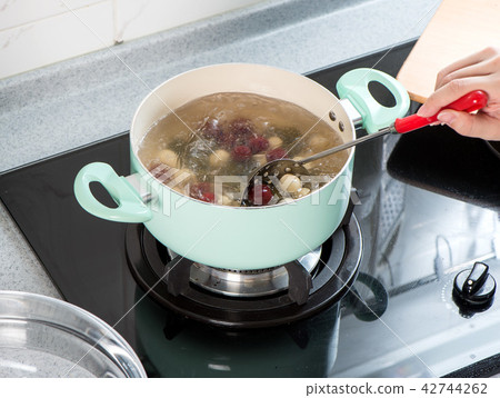 Three-color dumplings, seeing the dumplings, seeing the dumplings, making the process, Japanese Dango, seeing the scorpion, seeing the scorpion and the fruit. 42744262