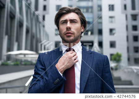 I should be there in time. I should be there in time. 42744576