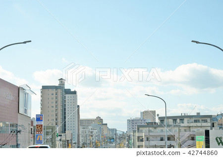 Seishi-dori 1-chome 42744860