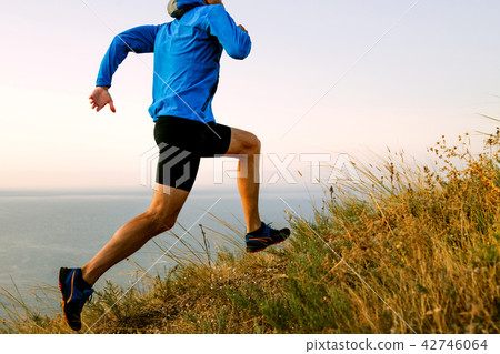 male athlete runner 42746064