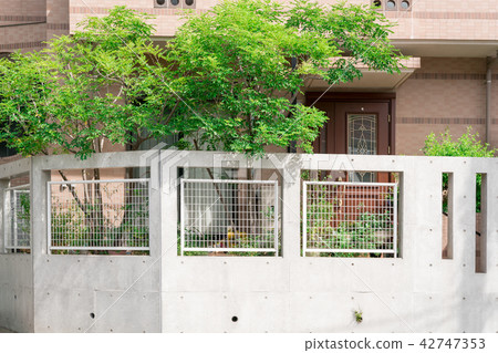 Detached housing entrance approach Outer structure design 42747353