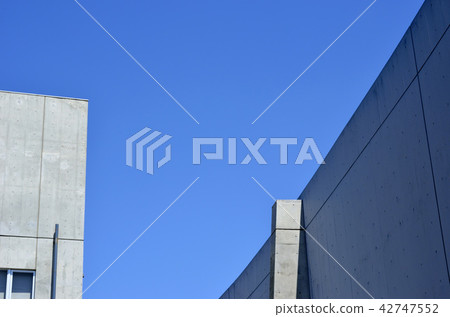 Exterior wall and blue sky 42747552