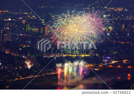 Nagara River National firework display (photographed from Yuzigamine peak Ximen) 42748822