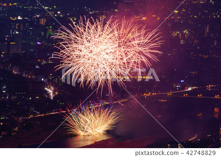 Nagara River National firework display (photographed from Yuzigamine peak Ximen) 42748829
