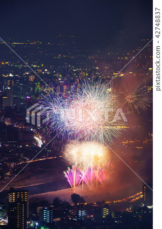 Nagara River National firework display (photographed from Yuzigamine peak Ximen) 42748837