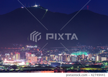 櫻倉山和城市夜景 福岡縣北九州市 照片素材 圖片 圖庫