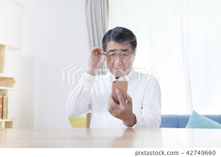 老人智能手機 42749660