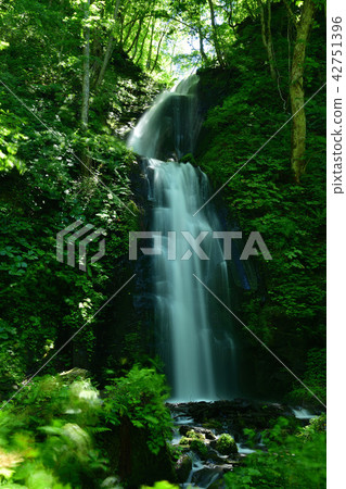 Yunii's waterfall Yunii's waterfall 42751396