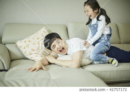 爸爸，女兒，假期，放鬆，休閒，日常，生活方式，按摩 42757172