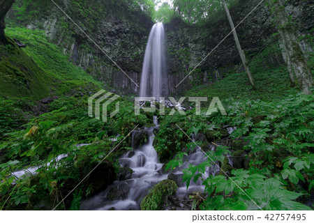 Ssangyong Waterfall 42757495