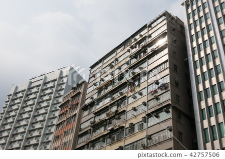 Hong Kong: Backstreet of Coulomb 42757506