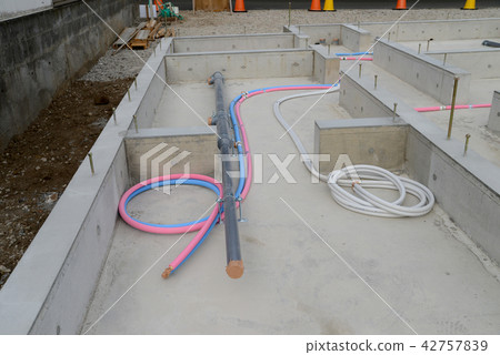 Under floor piping 42757839