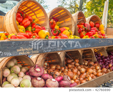 Vegetables sold in the American market 42760890