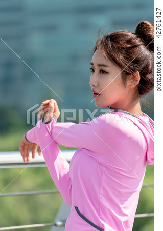 Exercise-enriched women Exercise-enriched women 42761427