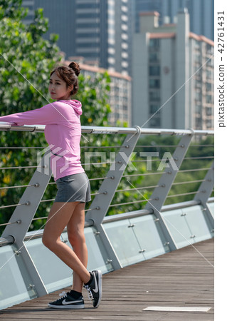 Exercise-enriched women Exercise-enriched women 42761431