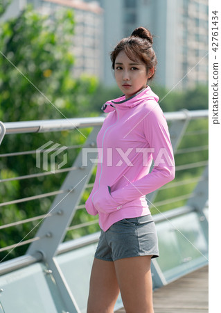 Exercise-enriched women Exercise-enriched women 42761434