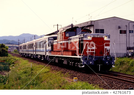 1994 DD511116 Kiha 120 class A transported on the Sanin Line 42761673