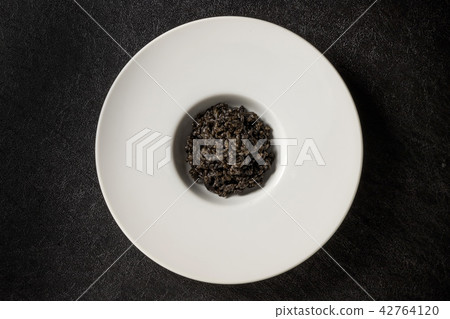 意大利調味飯（燴飯（魷魚墨，番茄，羅勒） 42764120