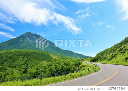 北海道夏天的藍天和知床·Rausu dake 北海道夏天的藍天和知床·Rausu dake 42764264