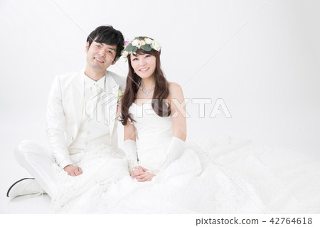 Bride and groom Bride and groom 42764618