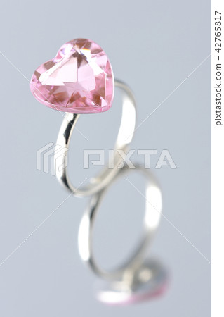 Heart ring 42765817