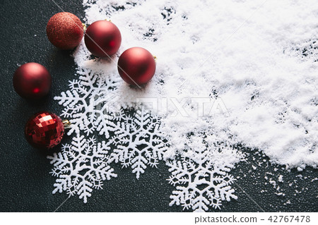 Christmas ornaments and snow Christmas ornaments and snow 42767478