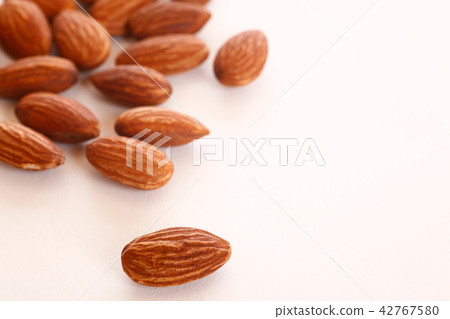 Unglazed almonds Unglazed almonds 42767580