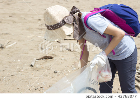 Marine litter 42768877