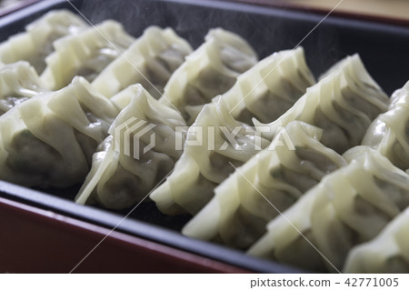 Bake dumplings 42771005