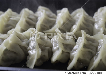 Bake dumplings 42771006