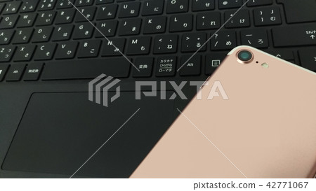 PC and smartphone 42771067