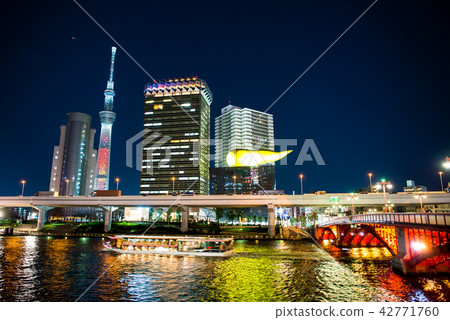 Night view of Tokyo Asakusa Sumidagawa and Sky Tree 42771760