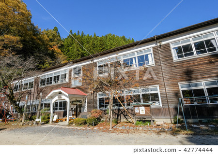 Old Kisawa primary school 42774444